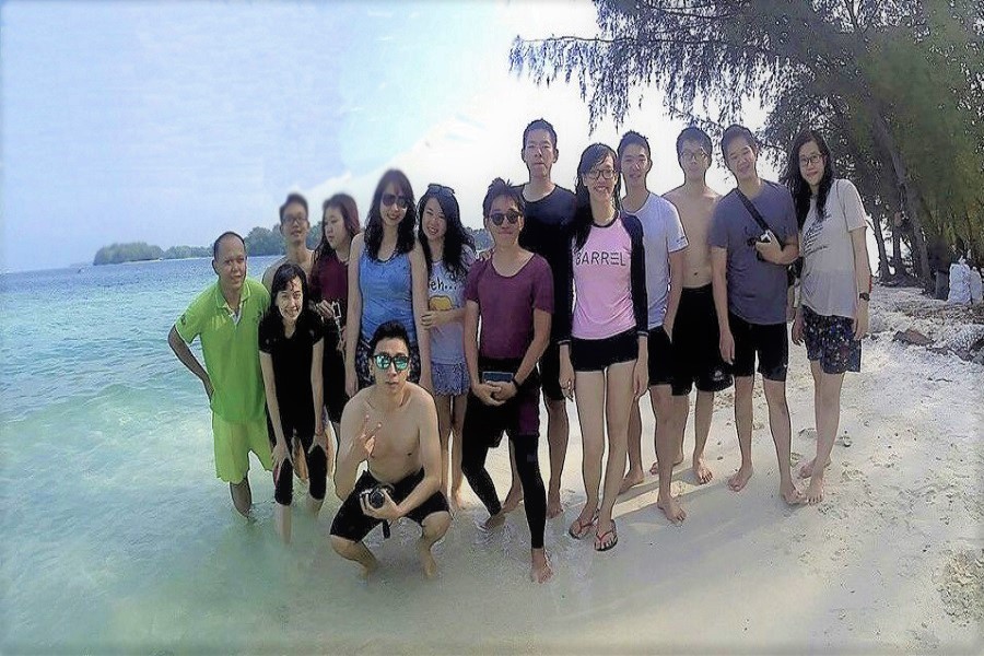 Paket Wisata Pulau Harapan - Harapan Island Tour Package